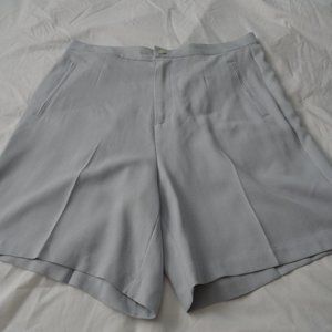 TOMMY BAHAMA 100% SILK BERMUDA SHORTS   WOMENS 10  PALE BLUE